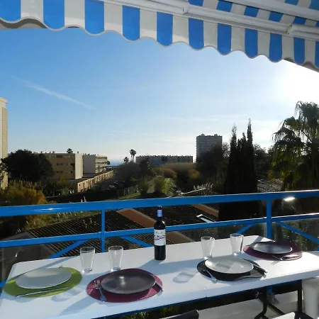 Le Lavandou, 2 Pieces, 4 Personnes - Fr-1-713-43 Apartment