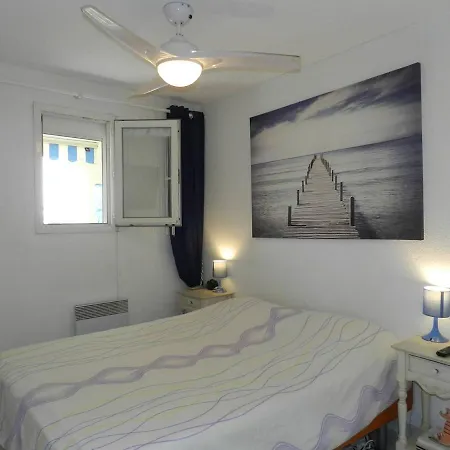 Le Lavandou, 2 Pieces, 4 Personnes - Fr-1-713-43 Apartment Le Lavandou