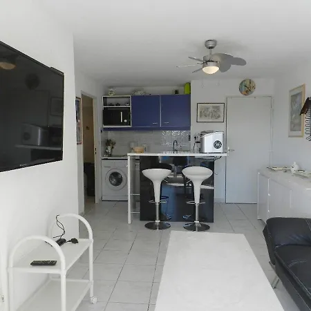 Le Lavandou, 2 Pieces, 4 Personnes - Fr-1-713-43