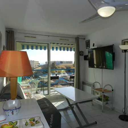 Apartment Le Lavandou, 2 Pieces, 4 Personnes - Fr-1-713-43 Le Lavandou