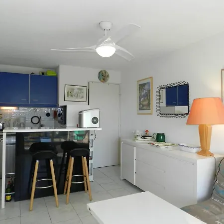 Le Lavandou, 2 Pieces, 4 Personnes - Fr-1-713-43 Apartment Le Lavandou