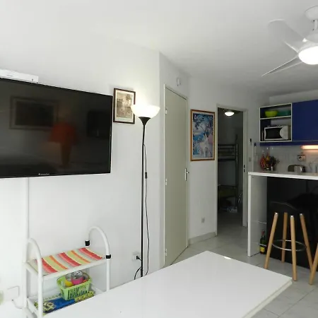 Le Lavandou, 2 Pieces, 4 Personnes - Fr-1-713-43 Apartment Le Lavandou