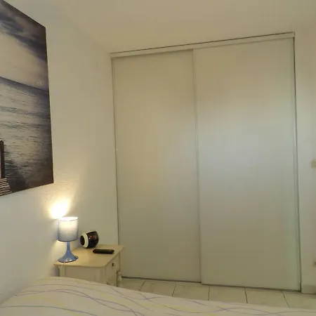 Apartment Le Lavandou, 2 Pieces, 4 Personnes - Fr-1-713-43 Le Lavandou